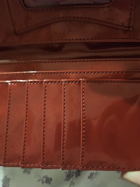 Hello Kitty Red Wallet - Picture 2 of 5